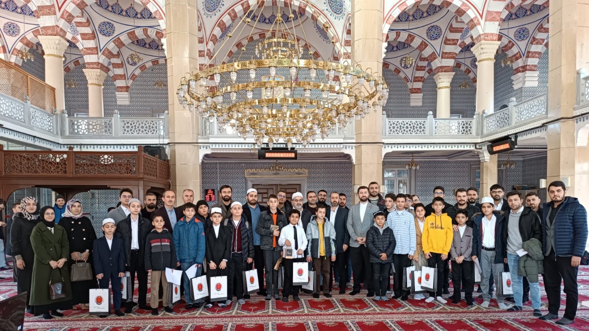 Genç Sâdâ Kuran-ı Kerim'i Güzel Okuma Yarışması